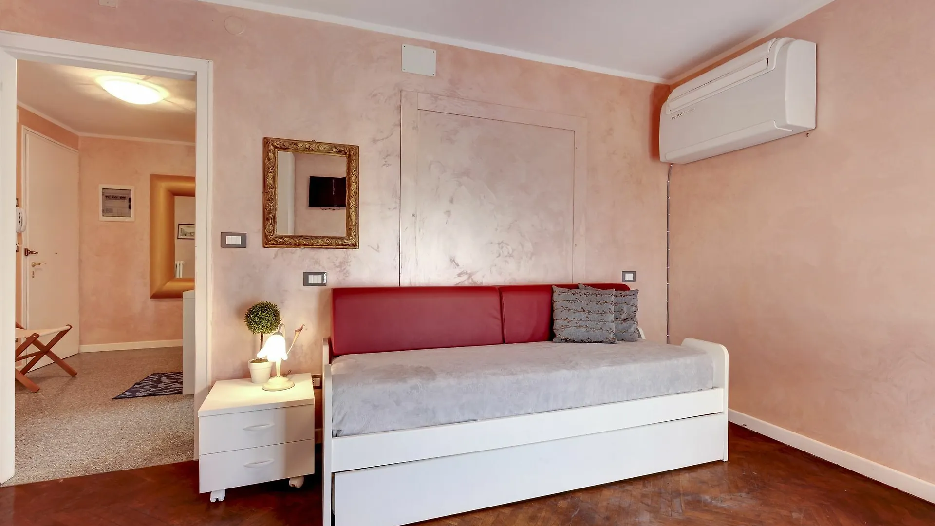 Guglie Design Apartments Venezia 0*,  Italia